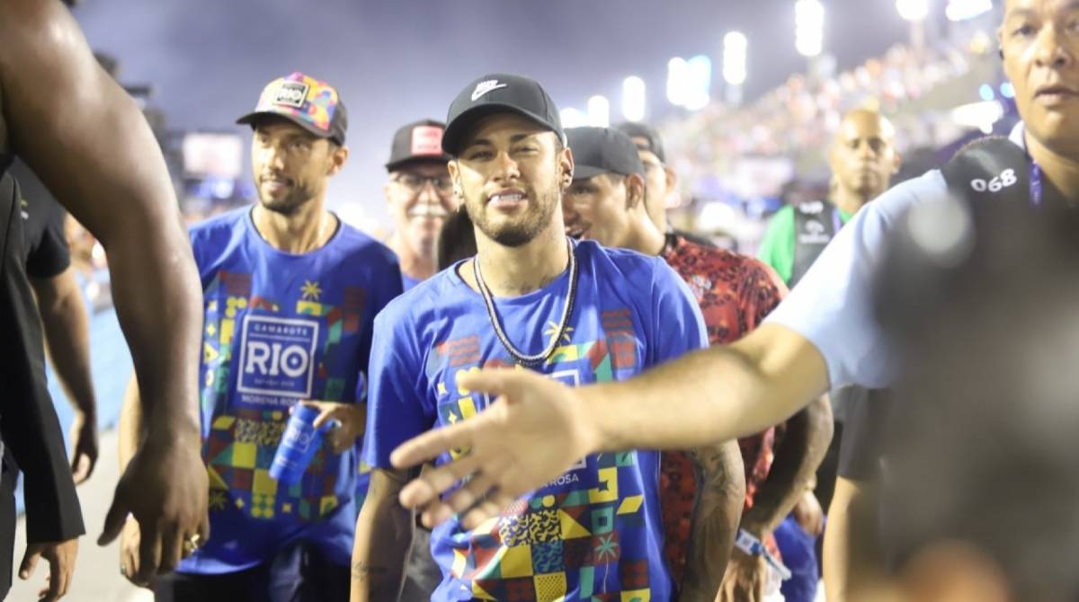 Luz na passarela que lá vem eles!