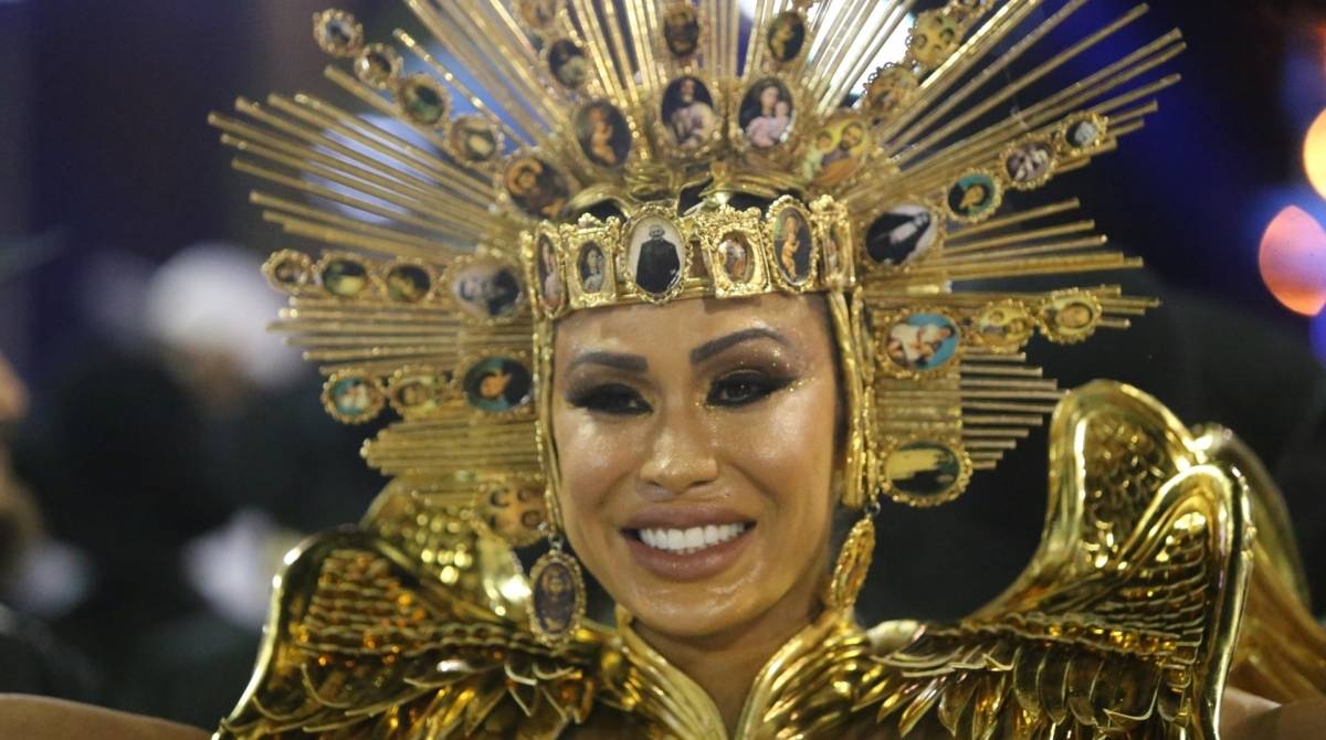 Gracyanne Barbosa, rainha da Ilha, retrucou declara&ccedil;&atilde;o de Vivi Ara&uacute;jo