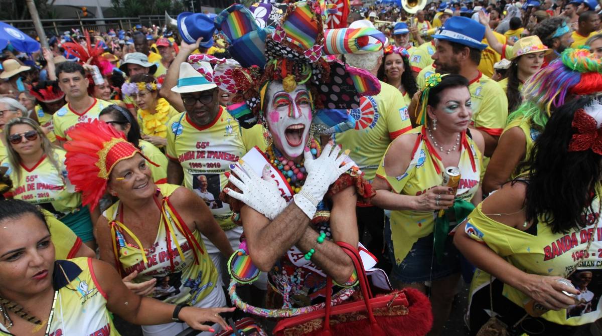Rio,05/03/2019 - Foli&otilde;es desfilam no Bloco de Ipanema, Zona Sul do Rio, nesta ter&ccedil;a-feira (05). Foto: M&aacute;rcio Mercante/Ag&ecirc;ncia O Dia