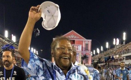 Medo da variante da Covid-19 faz Martinho da Vila desistir de ir à quadra da Vila 