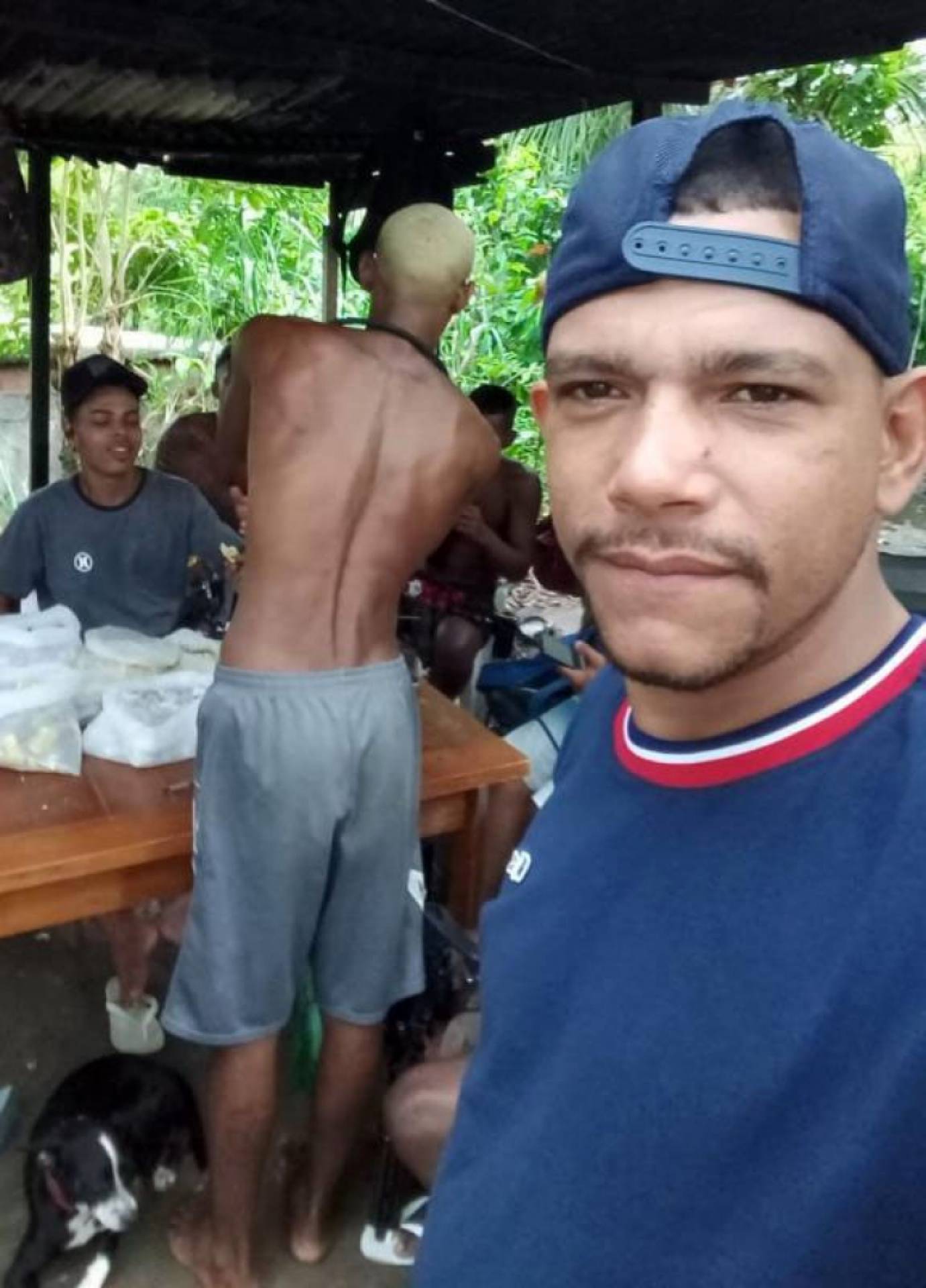 O traficante em ação na comunidade de Santa Maria