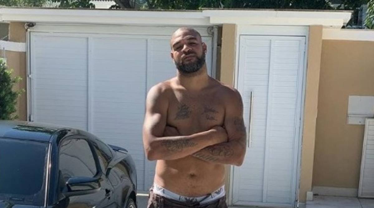 Adriano faz sucesso nas redes sociais