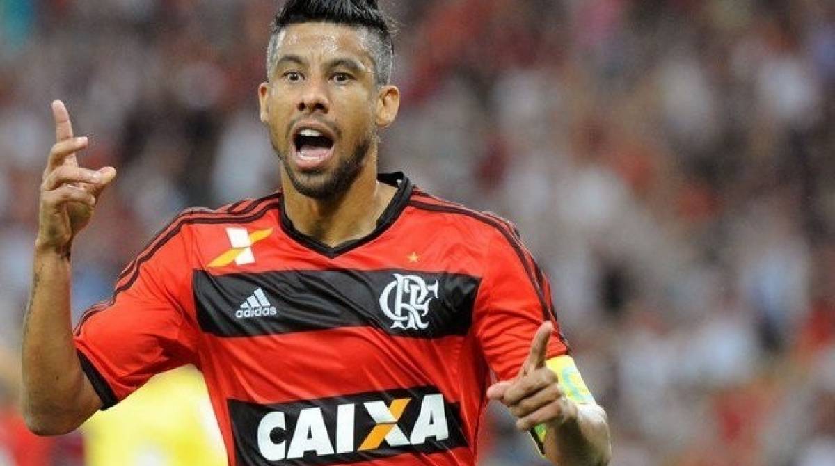 Léo Moura é ídolo do Flamengo, mas já defendeu Botafogo, Vasco e Fluminense