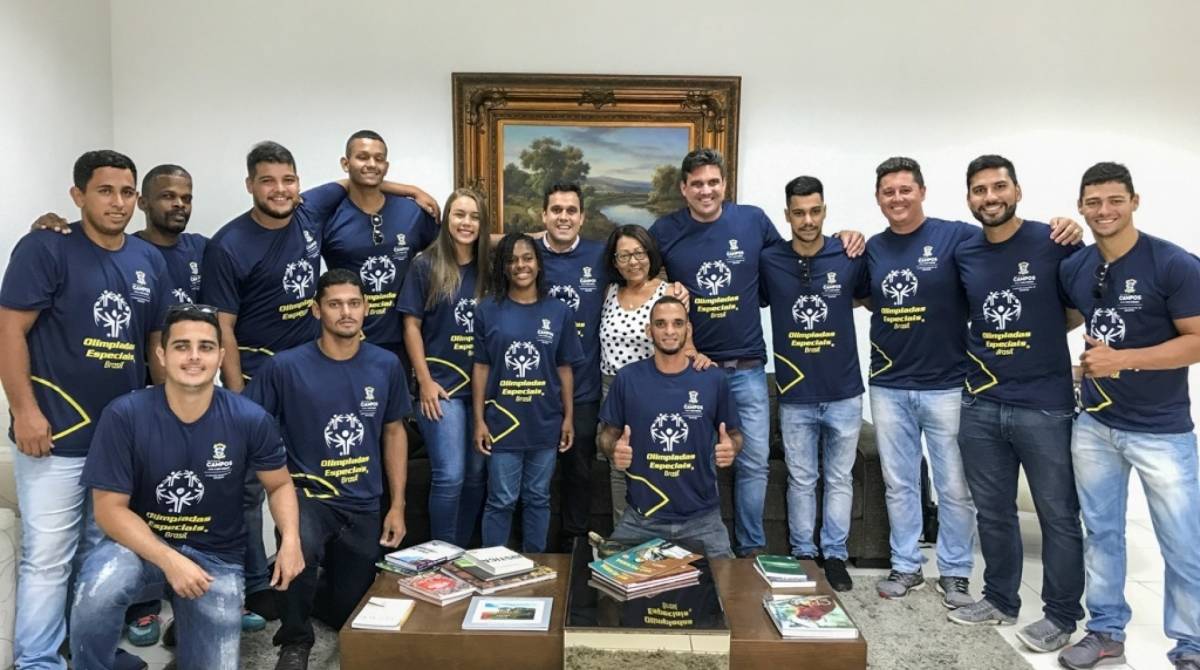 Integrantes das equipes de vôlei e futebol, além de comissão técnica, embarcam para os Jogos Mundiais das Olimpíadas Especiais - Divulgação
