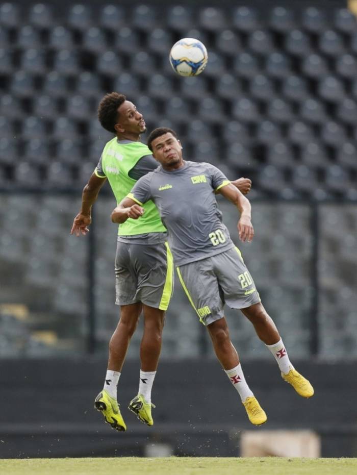 'Dono' do meio de campo do Vasco, Lucas Mineiro vira ...