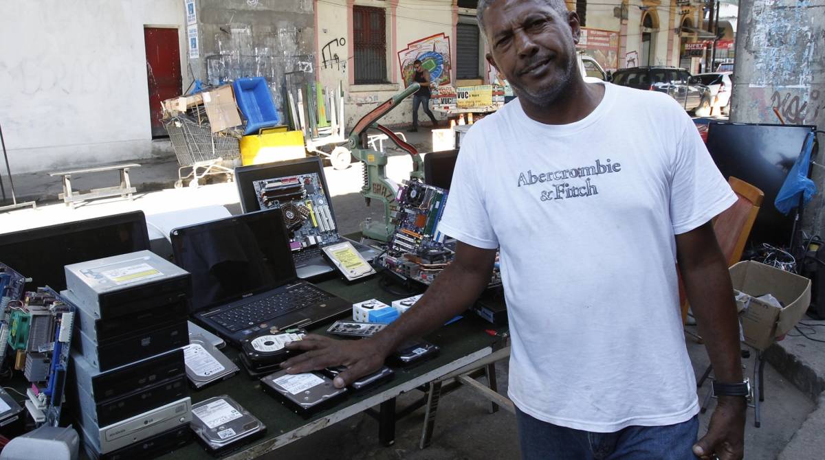 08/03/2019 - O Dia no seu bairro - Equipe de reportagem de O Dia vai a Sao Cristovao verificar os problemas do bairro e conversar com moradores e comerciantes do local. Na imagem, Marcos Solano fala sobre o assunto. Foto de Alexandre Brum / Agencia O Dia