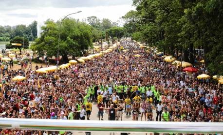 Carnaval com blocos de rua é cancelado enquanto não houver vacina contra o coronavírus