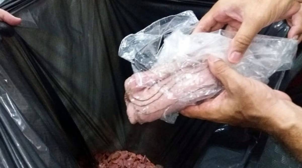 Alimentos foram descartados