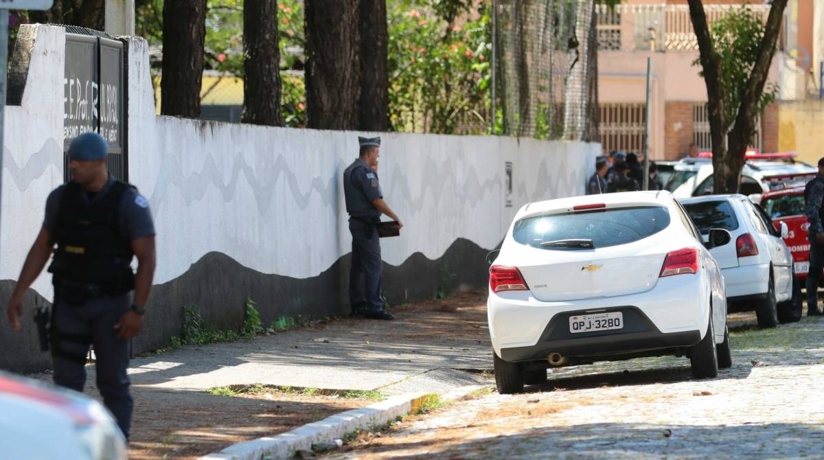 São Paulo (SP), 13/03/2019 - AGÊNCIA DE NOTÍCIAS - PARCEIRO - Crime-SP - Dois bandidos invadiram a Escola Estadual Raul Brasil e atiraram contra alunos e funcionarios, deixando 7 pessoas mortas e 17 feridos, localizado na Otavio Miguel da Silva, 52 - Parque Suzano, em Suzano, cidade da Grande Sao Paulo. Os bandidos, se suicidaram em sequencia.- Foto: Paulo Guereta/Parceiro/Agência O Dia