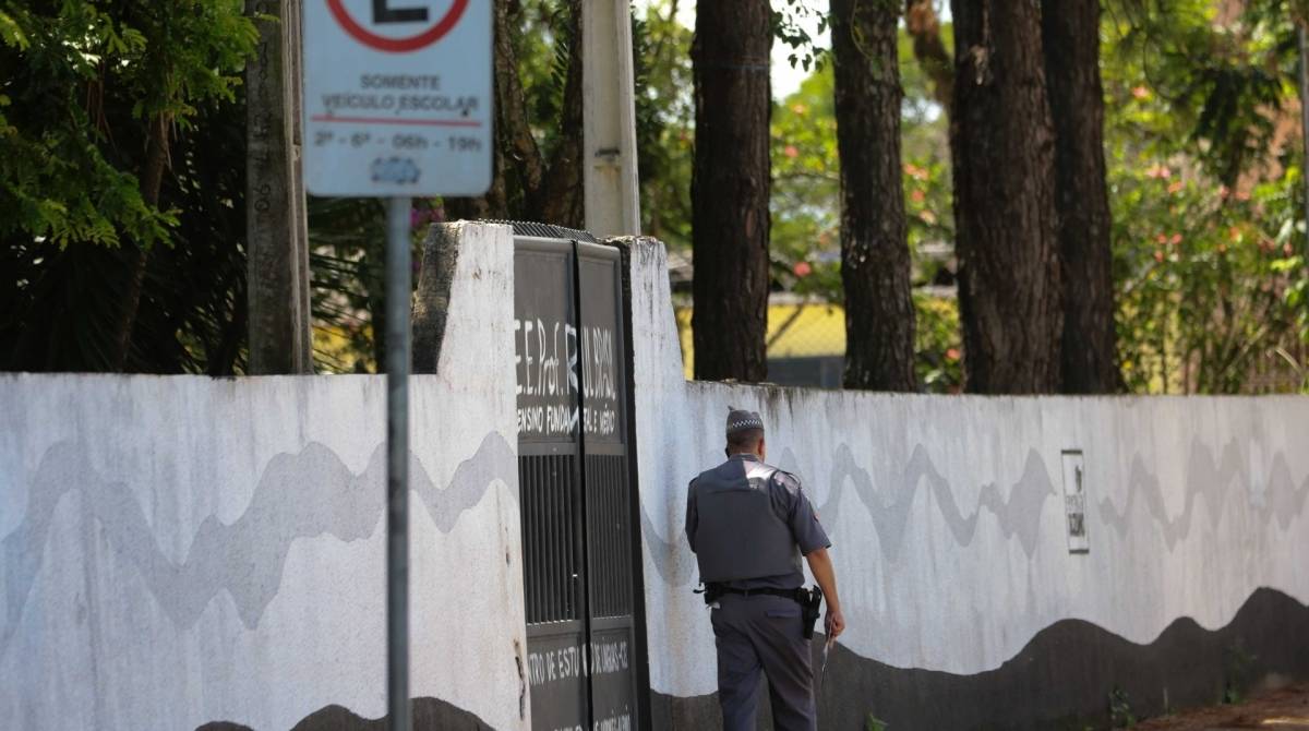 São Paulo (SP), 13/03/2019 - AGÊNCIA DE NOTÍCIAS - PARCEIRO - Crime-SP - Dois bandidos invadiram a Escola Estadual Raul Brasil e atiraram contra alunos e funcionarios, deixando 7 pessoas mortas e 17 feridos, localizado na Otavio Miguel da Silva, 52 - Parque Suzano, em Suzano, cidade da Grande Sao Paulo. Os bandidos, se suicidaram em sequencia- Foto: Paulo Guereta/Parceiro/Agência O Dia