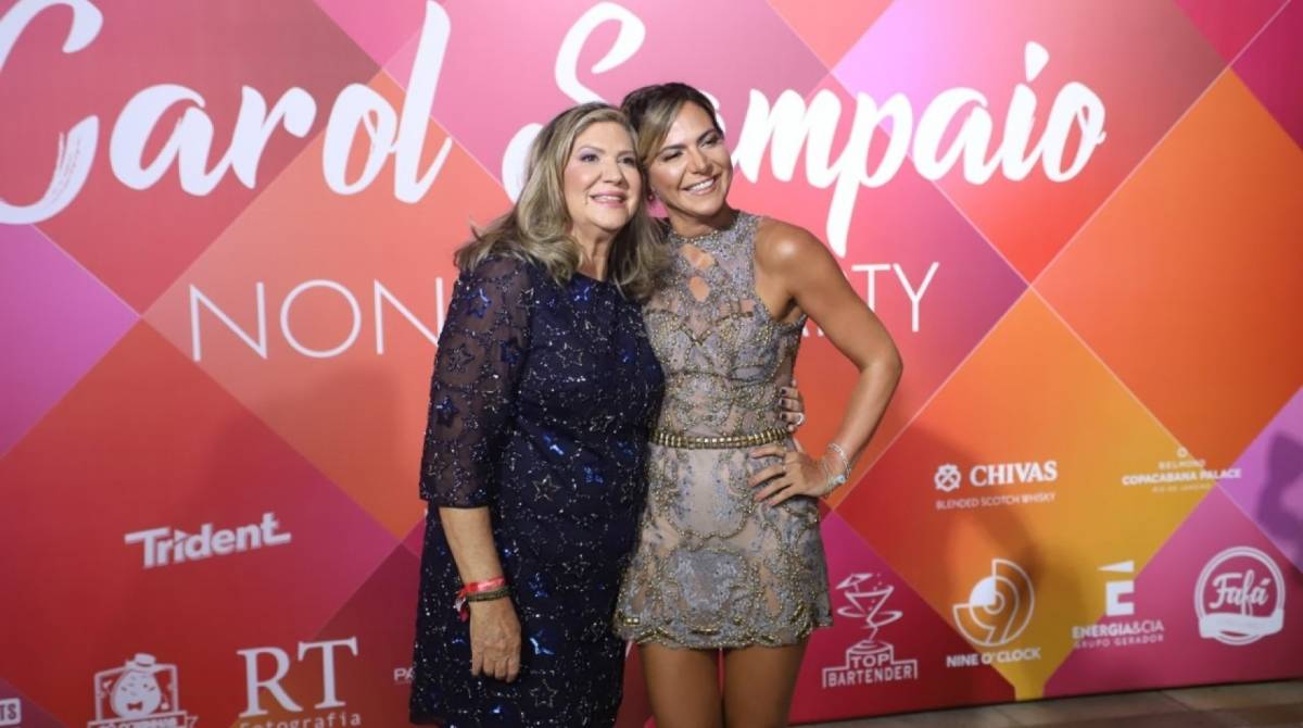 Carol Sampaio e a mãe