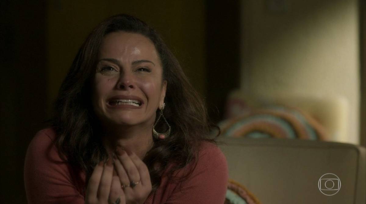 Neide (Viviane Araújo) vai se desesperar ao descobrir que não é mãe de Luz (Marina Ruy Barbosa)