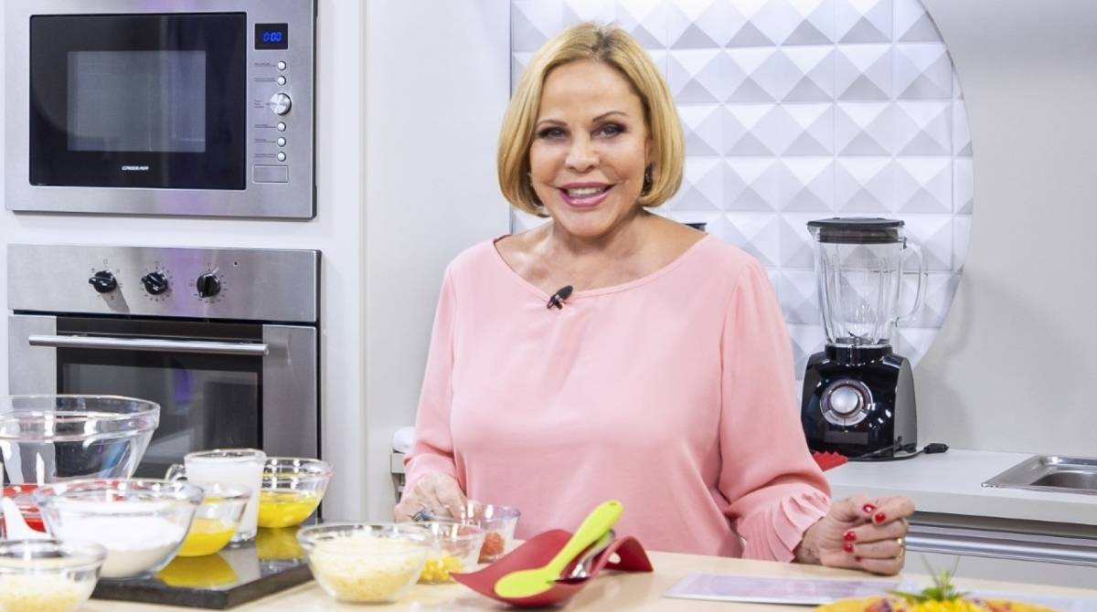 Claudete Troiano, apresentadora do 'Santa Receita', da TV Aparecida