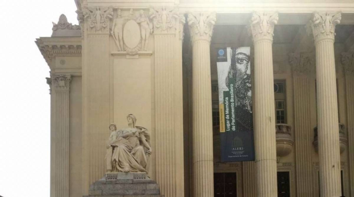 Ato na escadaria da Alerj