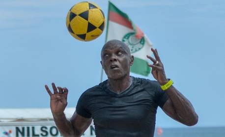 Cláudio Adão relembra sonambulismo de Pelé e cita comparação com o Rei: 'Era muita sacanagem'