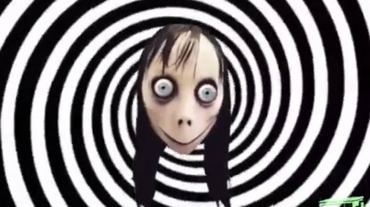 Boneca Momo volta a deixar pais em alerta após ser inserida em vídeos infantis