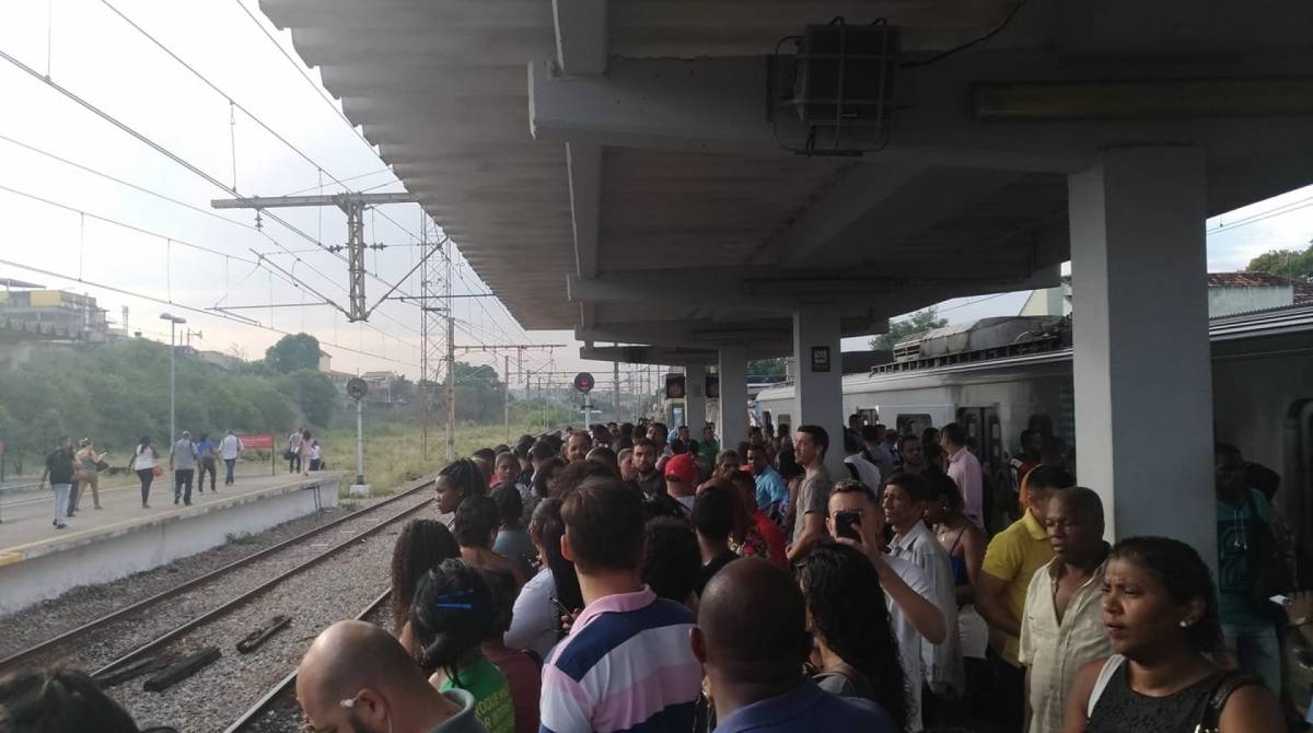 Ramal Saracuruna opera com intervalos irregulares nesta quinta-feira - Reprodu&ccedil;&atilde;o