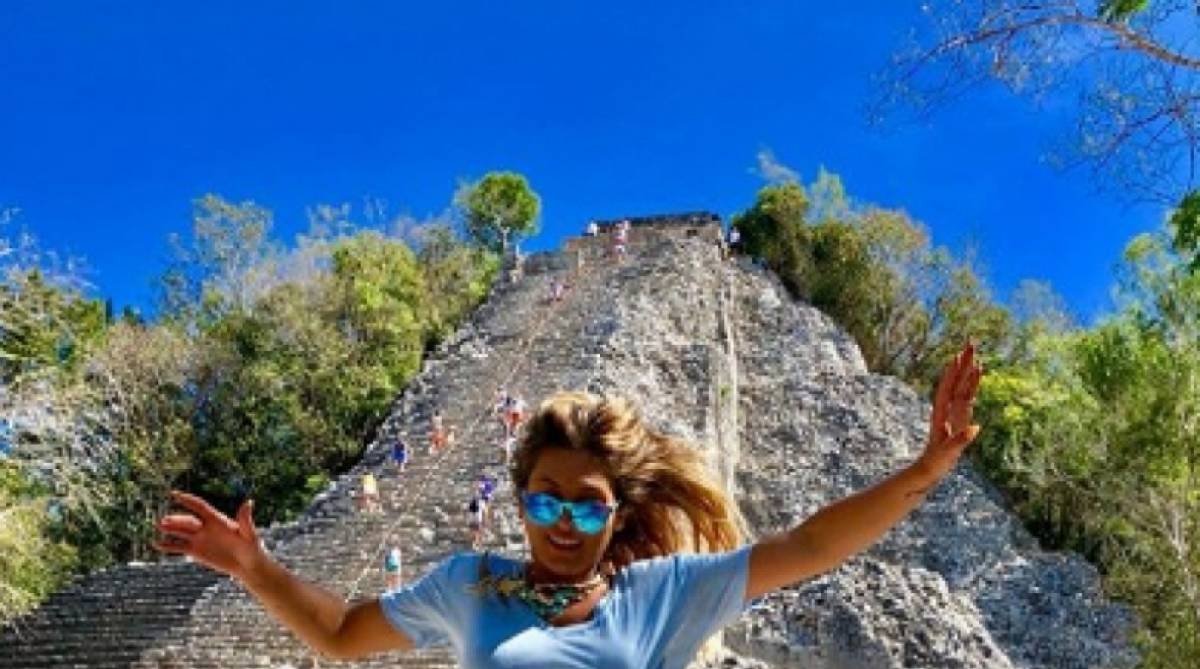 Lívia Andrade curte viagem ao México 