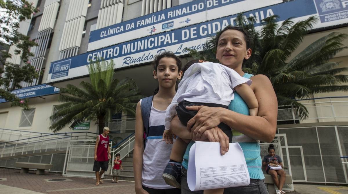 FRAUDE OU INCOMPETENCIA - Fachada da clinica da familia Rinaldo De Lamare em Sao Conrado, personagens Gerlandia Ferreira e seus filhos. Foto Marcio Mercante / Agencia O Dia