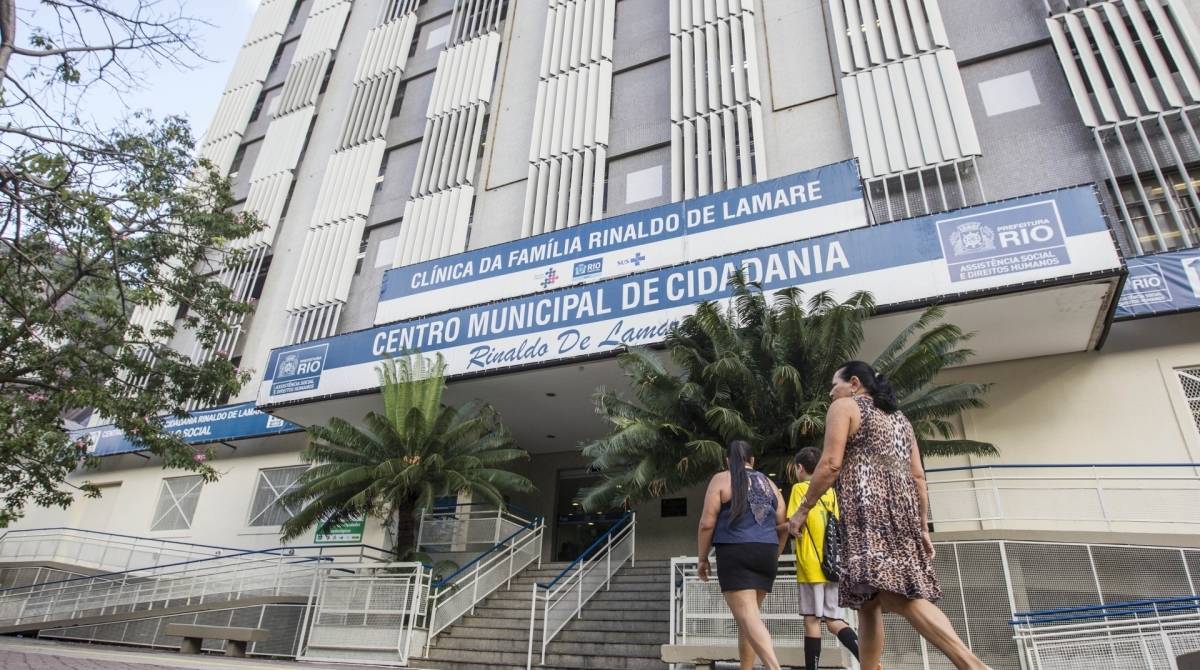 FRAUDE OU INCOMPETENCIA - Fachada da clinica da familia Rinaldo De Lamare em Sao Conrado. Foto Marcio Mercante / Agencia O Dia