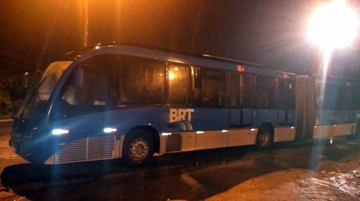 Morador de Campo Grande dirigiu da Alvorada até Guaratiba. Ele foi solto após prestar depoimento - Reprodução / Guaratiba Web TV