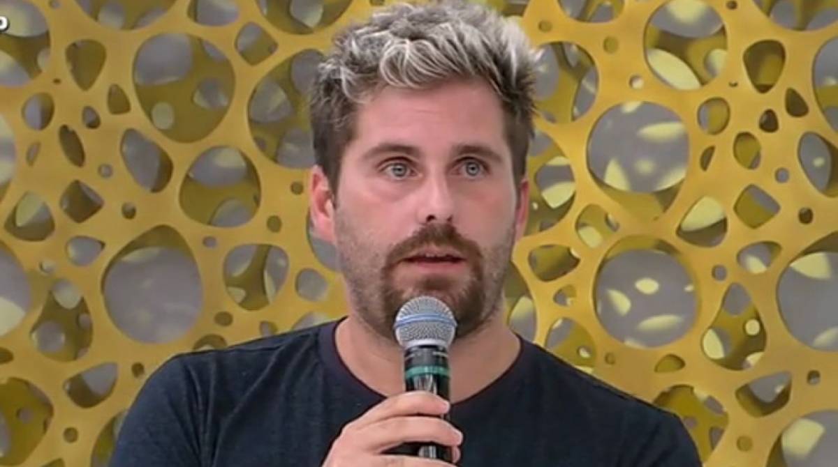 Thiago Gagliasso participa do 'SuperPop' e conta que não fala mais com o irmão: 'Minha mãe sofre'
