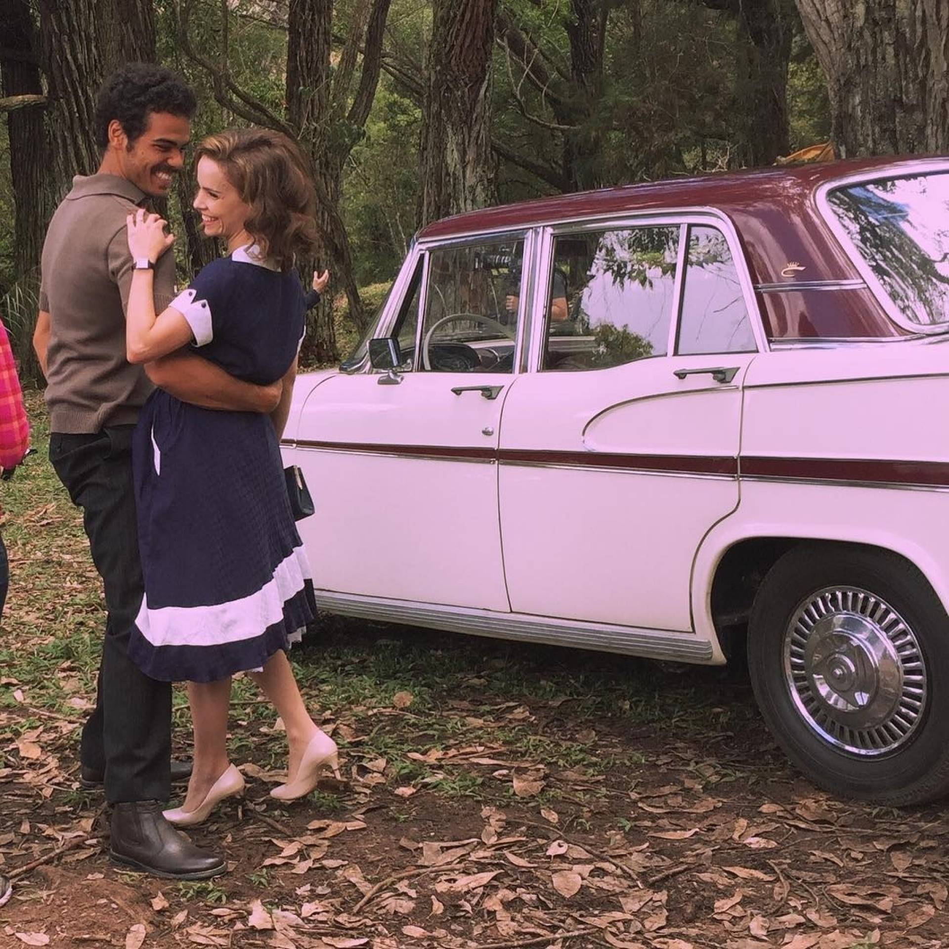 Renato (Enzo Romani) e Isabel (Débora Falabella) na minissérie \'Se Eu Fechar os Olhos Agora\'