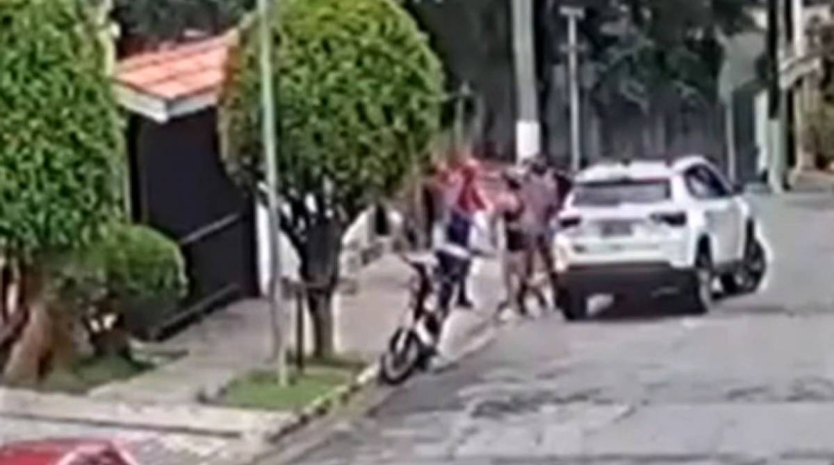 Bandidos armados levam carro de ex-BBB - Reprodução