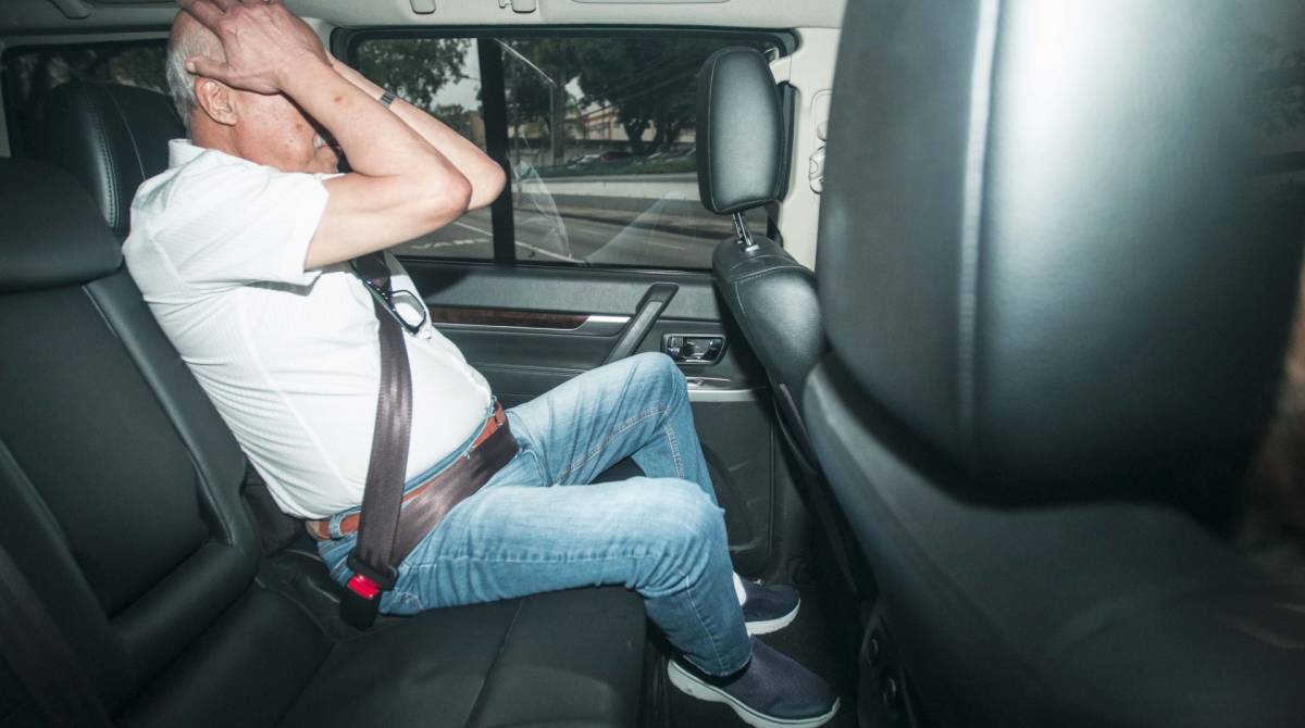 Chegada do Coronel Lima na prisão - Marcio Mercante / Agência O Dia