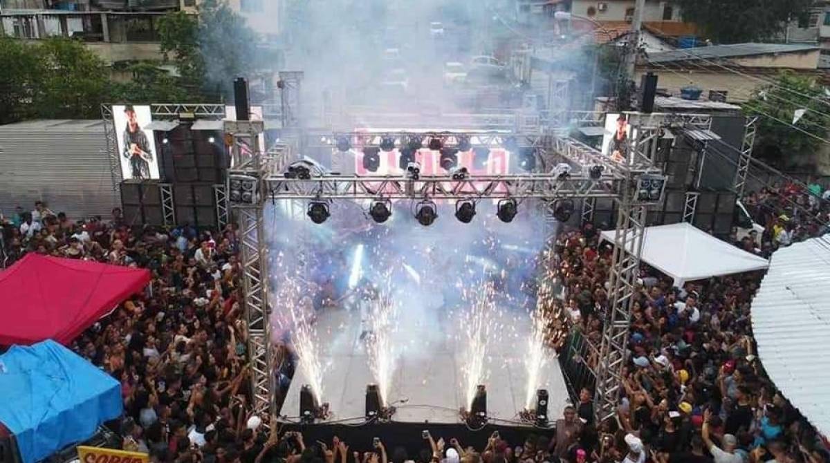 Baile da Gaiola já recebeu público de cerca de 30 mil pessoas na Penha