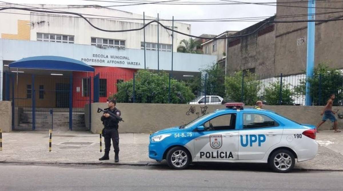 Polícia Militar diz estar empenhada em visitar escolas, conversando com suas direções e professores e disponibilizando contato telefônico - Divulgação