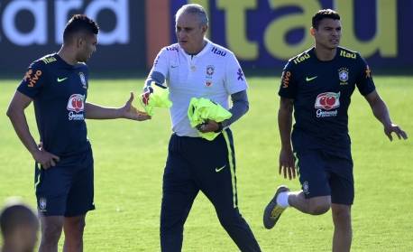 Comentarista critica postura de Thiago Silva e Tite: 'Tem gente muito melhor para a função'