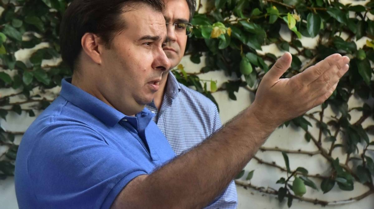 2019-03-23 - AG&Ecirc;NCIA DE NOTICIAS - PARCEIRO - O Presidente da Camara dos Deputados, Rodrigo Maia (DEM), acompanhado do Governador de Sao Paulo, Joao Doria Junior (PSDB) e do vice-governador de Sao Paulo, Rodrigo Garcia (DEM), concedem entrevista coletiva, para falar sobre o apoio da Reforma da Previdencia, realizada na residencia do Governado Joao Doria, localizada no Jardim Europa, zona sul da cidade de Sao Paulo, na tarde deste sabado, 23. Foto: Eduardo Carmim/Parceiro/Agencia O Dia