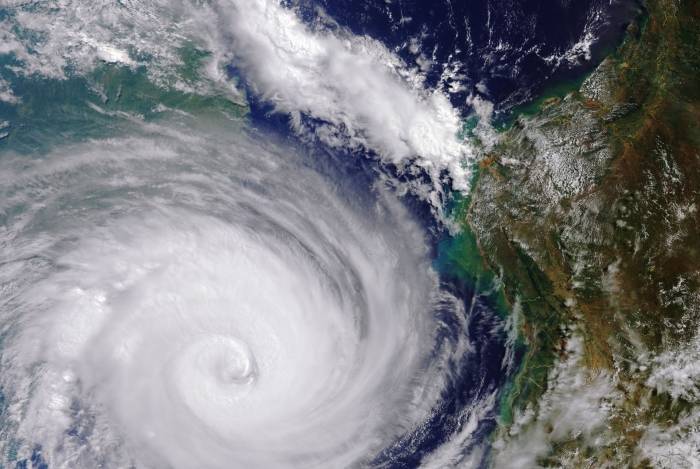 Imagem de satélite mostra Ciclone Idai no dia 13 de Março passando por Madagascar em direção à Moçambique