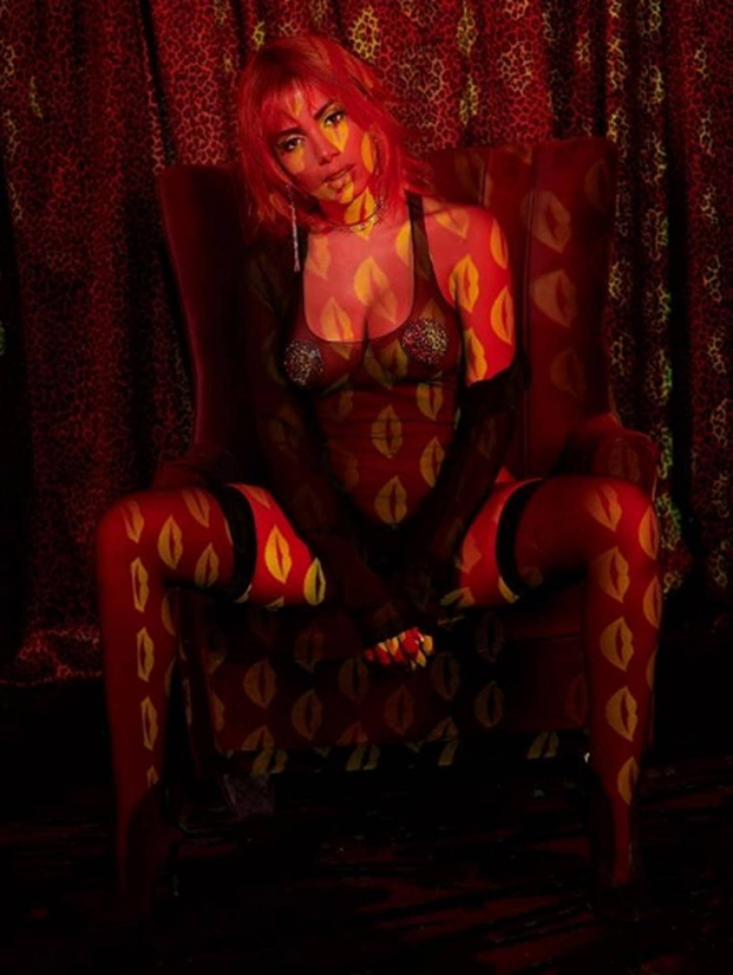 Anitta divulga novo álbum, \'Kisses\', com fotos sensuais