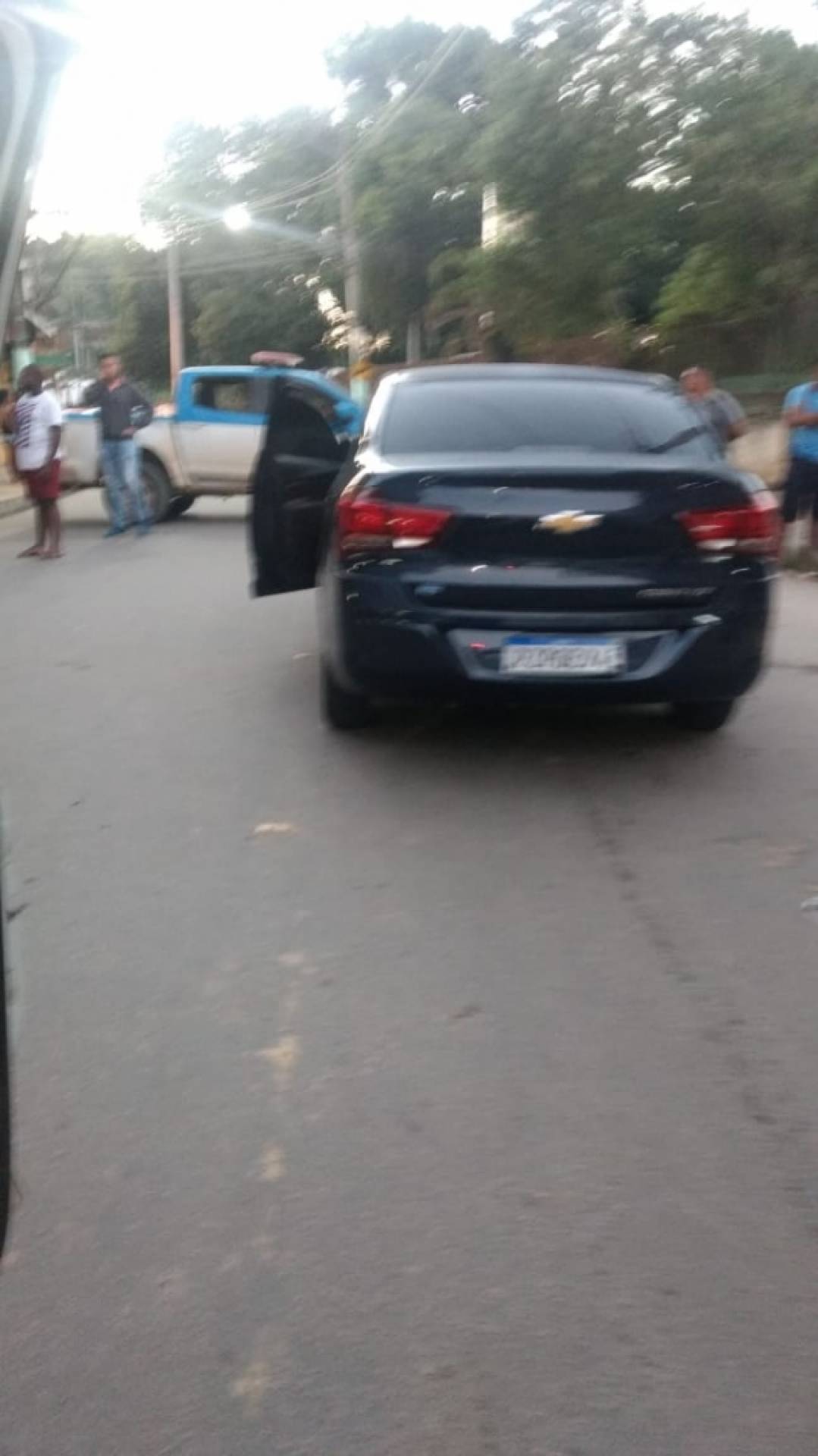 Vereador estaria no carro e foi morto por motoqueiros que passaram atirando