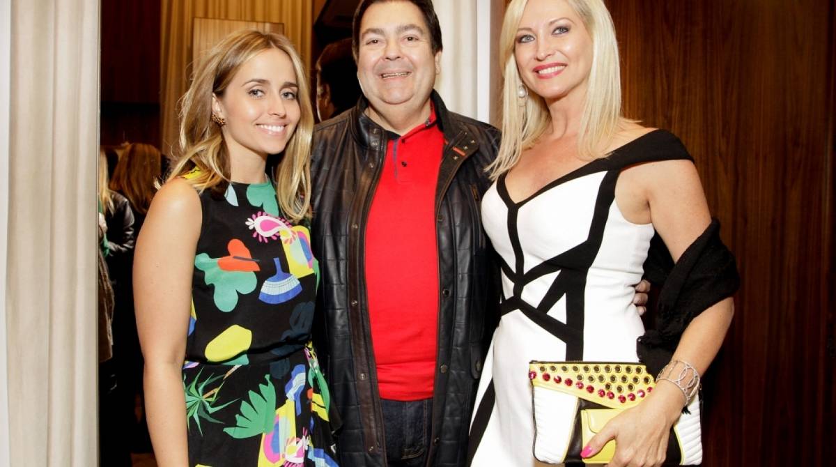 Faustão Adriana Colin (loira da direita)