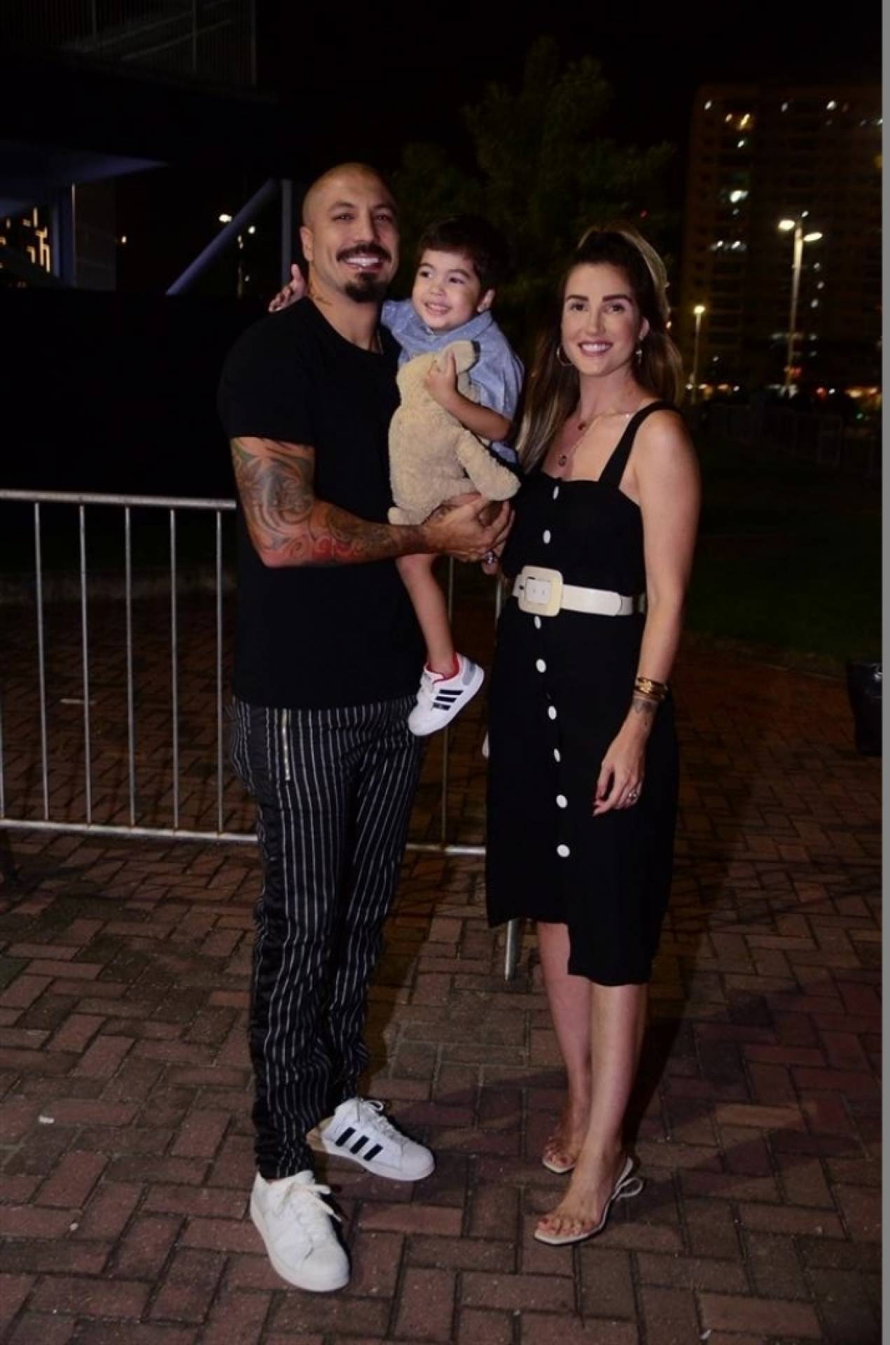 AGN_1526995 - Rio de Janeiro, BRASIL  -  Fernando Medeiros  e Aline&nbsp;Gotschalg    leva o filho  ao  Cirque du Soleil

Pictured: Fernando Medeiros  e Aline&nbsp;Gotschalg

AgNews 24 MAR&Ccedil;O 2019 

BYLINE MUST READ: Webert Belecio / AgNews

Xico Silva
telefone: (21) 98240-2501
email: agnews.fotografia@gmail.com
      Caption