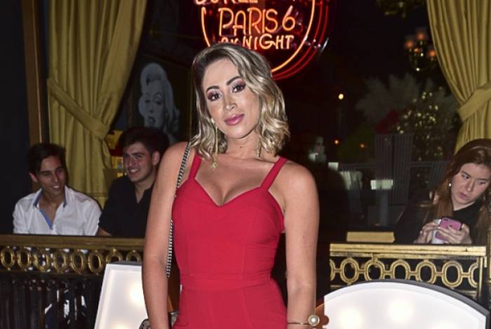 A ex-panicat Carol Narizinho - Ag. News