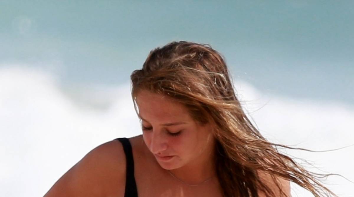 Bruna Griphao na praia 