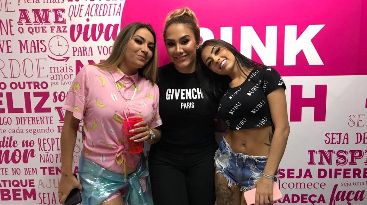 Dani Russo, Samara Martins (dona da marca) e MC Mirela