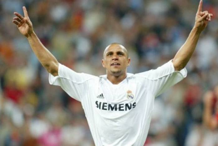 Roberto Carlos Treina No Real Madrid B E Esbanja Categoria; Vídeo O Dia ...