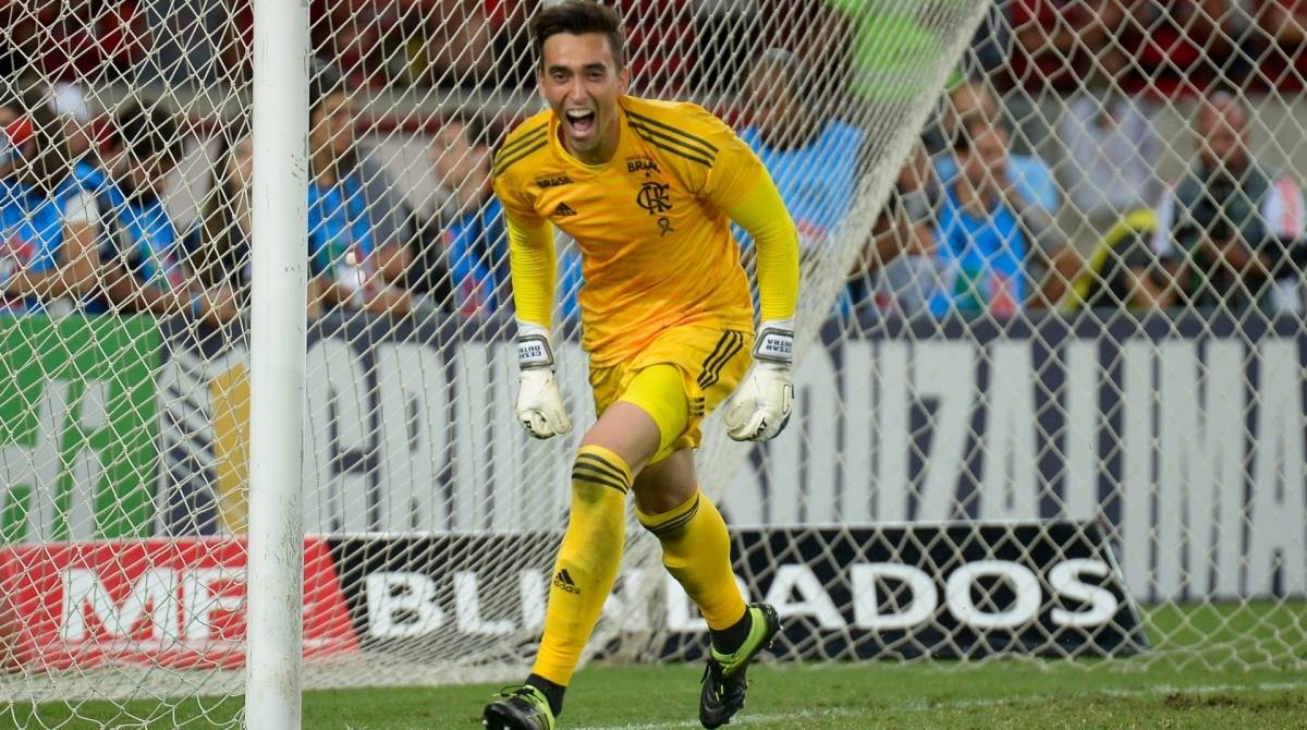 31/03/2019 - AGÊNCIA DE NOTICIAS - PARCEIRO - César, goleiro do Flamengo comemora a defesa do Penalty durante partida contra o Vasco em jogo válido pela final da Taça Rio do Campeonato Carioca 2019 no estádio do Maracanã no Rio de Janeiro, neste domingo, 31. Foto: Clever Felix/Parceiro/Agência O Dia - Clever Felix/Parceiro/Agência O Dia