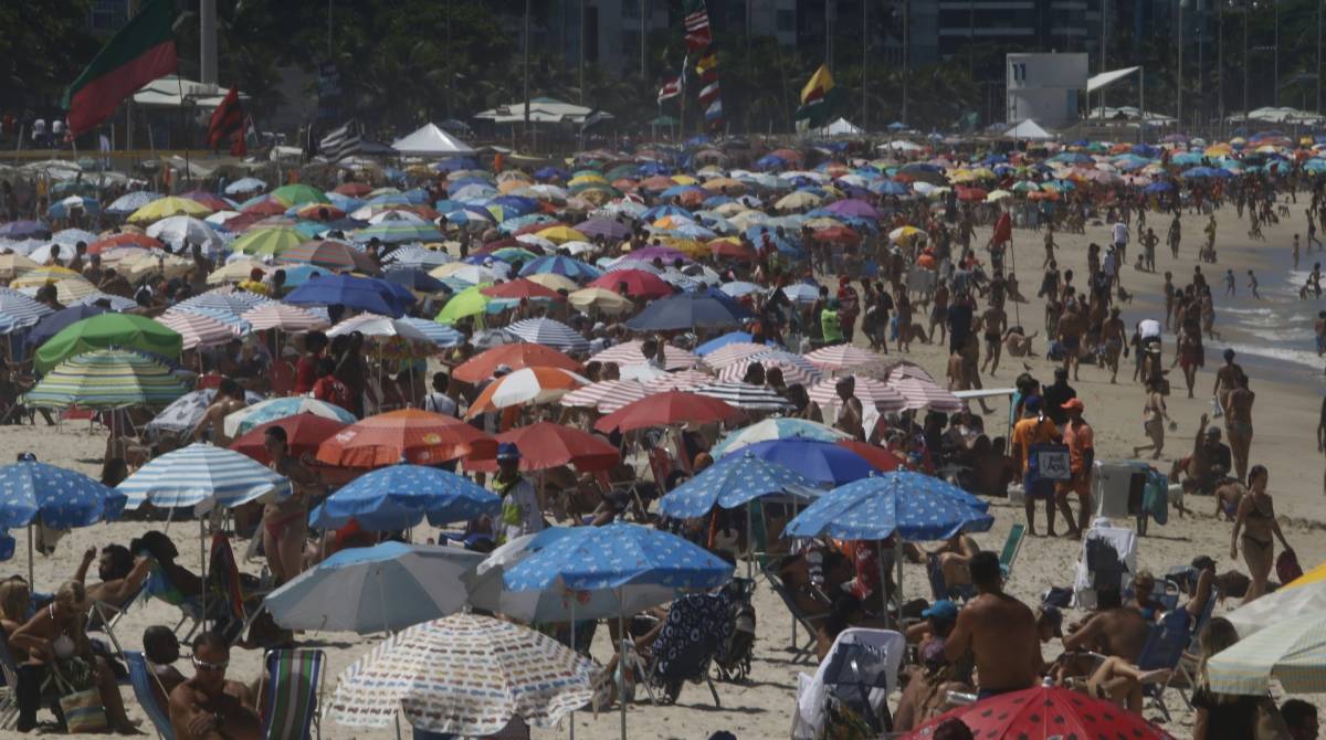 Em 2008, ficou definido que o hor&aacute;rio de ver&atilde;o come&ccedil;aria no primeiro domingo do m&ecirc;s de novembro de cada ano, at&eacute; domingo do m&ecirc;s de fevereiro do ano subsequente, em parte do territ&oacute;rio nacional - Reginaldo Pimenta / Agencia O Dia