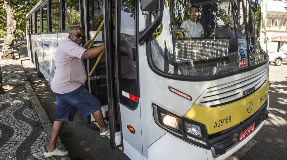 Prefeitura altera linhas de ônibus em decorrência do desabamento - Marcio Mercante / Agencia O Dia
