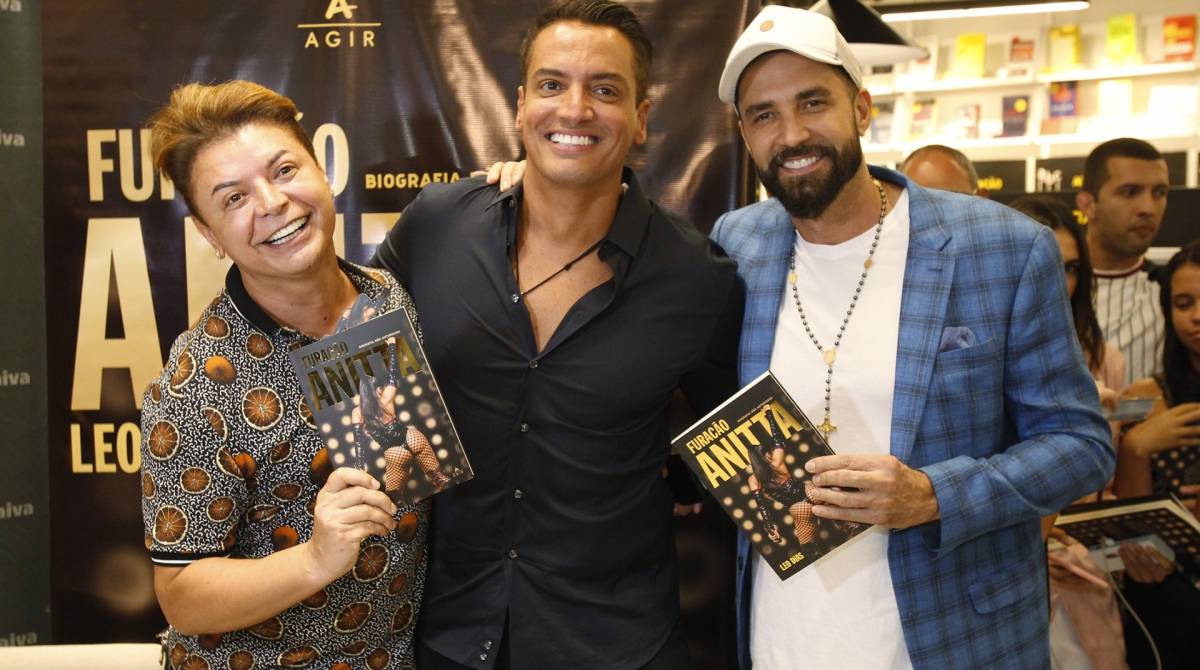 2019-04-02 - Lancamento do livro Furacao Anitta, de Leo Dias, na livraria Saraiva do Shopping Village Mall, na Barra da Tijuca. Foto de Alexandre Brum / Agencia O Dia