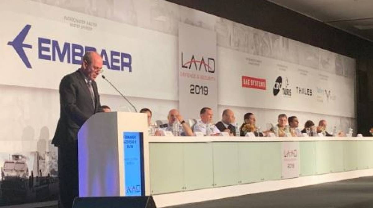 Ministro da Defesa, Fernando Azevedo e Silva, participa de feira de Segurança 