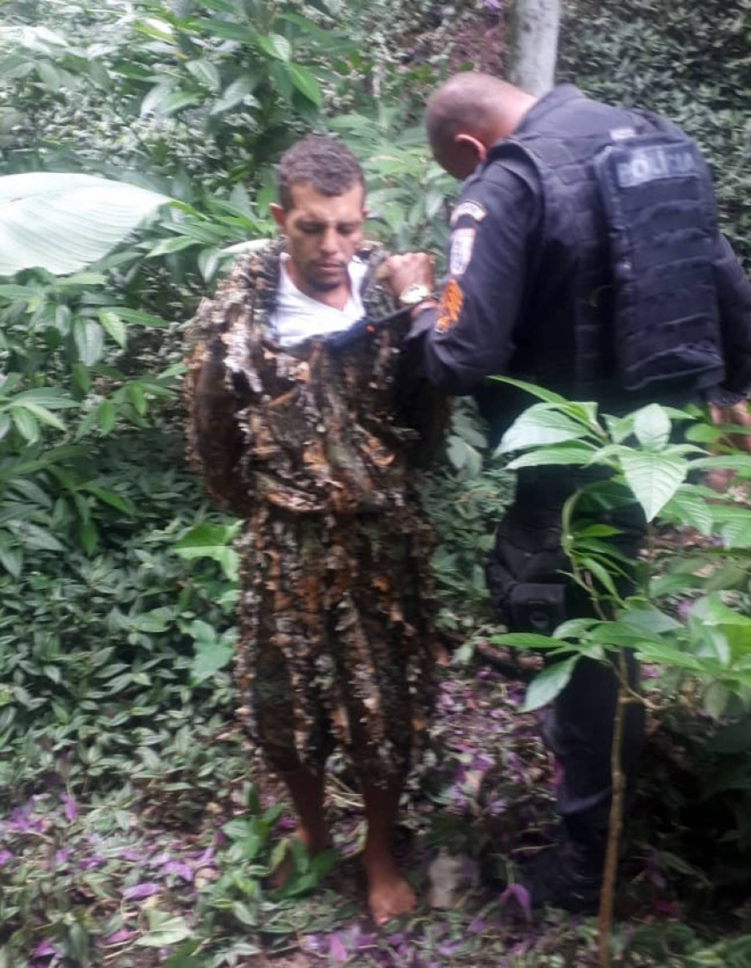 Bruno e um comparsa estavam de moto e fugiram quando viram os PMs - Divulgação / Polícia Militar