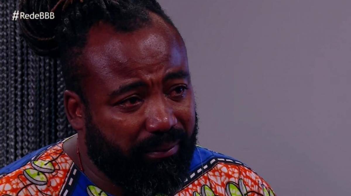 Rodrigo chorou no Mais Você ao comentar sobre os ataques preconceituosos - Reprodução / TV Globo