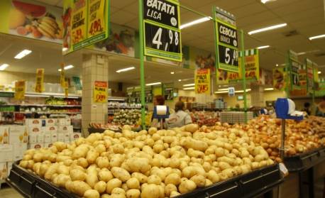 Preço da cesta básica aumenta 20,57% em 12 meses no Rio, aponta Dieese